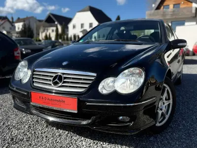 Gebraucht Mercedes C160 122 PS (89 kW) 2006 Schwarz  unilack Coupé
