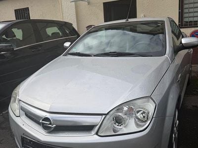 Second-hand Opel Tigra Edition 90 CP (66 kW) 2008 Argintiu Cabrio