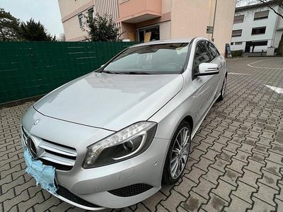 Silber Gebraucht 2015 Mercedes A200 AMG Limousine | 15.999 € (Etwas zu teuer)