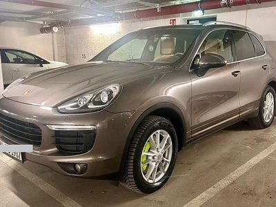 Usado Porsche Cayenne S E-Hybrid 416 HP (305 kW) 2014 Castanho SUV