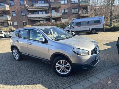 Gebraucht Nissan Qashqai Acenta 117 PS (86 kW) 2010 Silber SUV