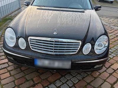 Gebraucht Mercedes E220 Elegance 150 PS (110 kW) 2003 Schwarz Limousine