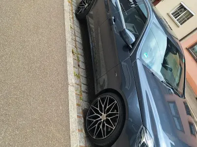 Gebraucht Mercedes E350 AMG line 258 PS (189 kW) 2015 Schwarz Limousine