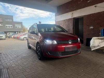 Gebraucht VW Touran 140 PS (102 kW) 2013 Rot Van / Kleinbus