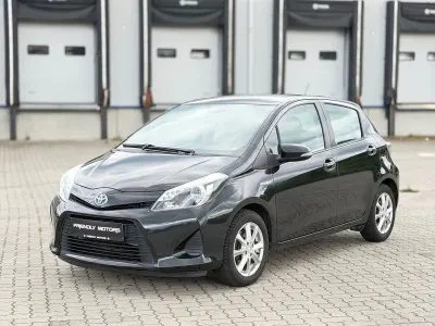 Gebraucht Toyota Yaris Hybrid Life 75 PS (55 kW) 2012 Schwarz Kleinwagen