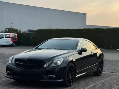 Gebraucht Mercedes E250 Sport 204 PS (150 kW) 2009 Schwarz Coupé