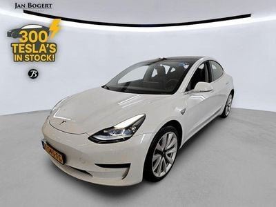 Weiß Gebraucht 2020 Tesla Model 3 Standard Range Limousine | 16.400 € (Fairer Preis)