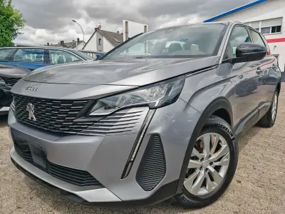 Gebraucht Peugeot 5008 131 PS (96 kW) 2023 Grau SUV