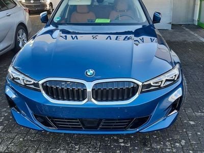 Gebraucht BMW 318 Sport Line 156 PS (114 kW) 2023 Blau Kombi
