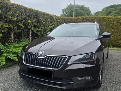 Gebraucht Skoda Superb LAURIN & KLEMENT 150 PS (110 kW) 2017 Braun Limousine
