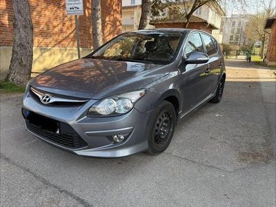 Gebraucht Hyundai i30 Edition 90 PS (66 kW) 2011 Grau Limousine