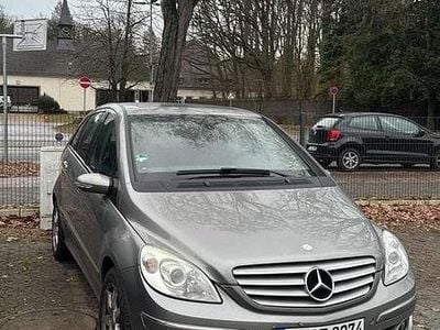 Mercedes B200