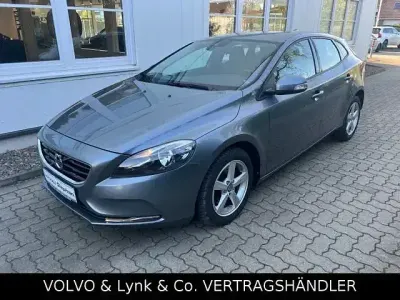 Usata Volvo V40 Linje You! 152 CV (111 kW) 2015 Grigio Berlina