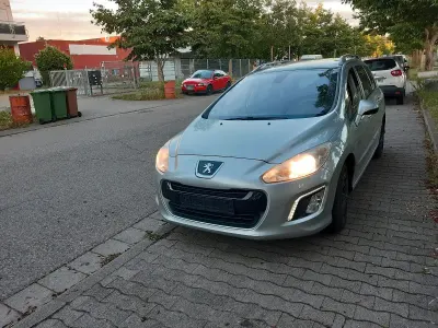 Gebraucht Peugeot 308 82 PS (60 kW) 2012 Silber Kombi