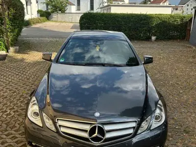 Gebraucht Mercedes E250 Avantgarde 204 PS (150 kW) 2011 Grau Coupé