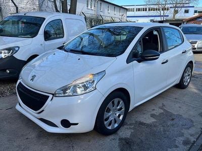 Gebraucht Peugeot 208 Access 68 PS (50 kW) 2013 Weiß Kleinwagen