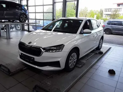 Używany Skoda Fabia Ambition 80 KM (58 kW) 2023 Biały Hatchback