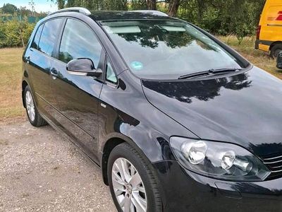 Second-hand VW Golf Plus Cross Life 105 CP (77 kW) 2013 Negru Monovolum