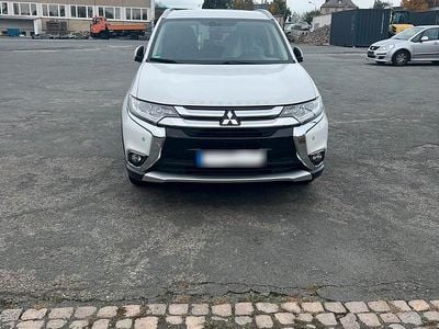 Gebraucht Mitsubishi Outlander 150 PS (110 kW) 2018 Weiß SUV