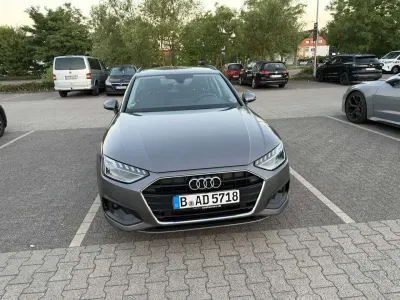 Gebraucht Audi A4 Basis 163 PS (119 kW) 2020 Grau Kombi