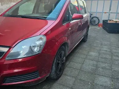 Gebraucht Opel Zafira 140 PS (102 kW) 2005 Rot Van / Kleinbus