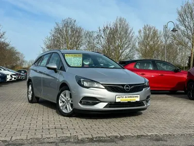 Używany Opel Astra Business 105 KM (77 kW) 2020 Srebrny Kombi