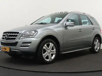 Używany Mercedes ML300 204 KM (150 kW) 2011 Szary SUV