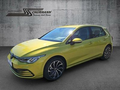 Gebraucht VW Golf VIII Life 110 PS (80 kW) 2024 Gelb Limousine