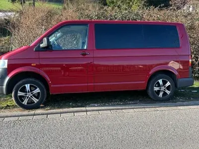 Używany VW Caravelle 86 KM (63 kW) 2005 Czerwony Van