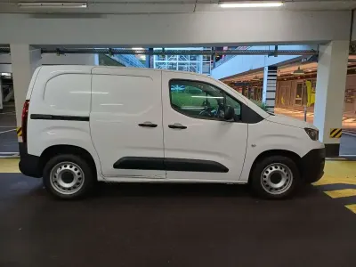 Gebraucht Peugeot Partner Premium 102 PS (75 kW) 2021 Blanc banquise Van / Kleinbus