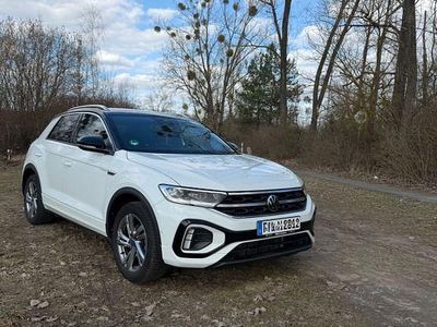 Second-hand VW T-Roc R-line 110 CP (80 kW) 2023 Alb SUV