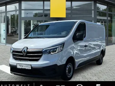 Gebraucht Renault Trafic Komfort 131 PS (96 kW) 2022 Arktis weiß (weiß) Van / Kleinbus