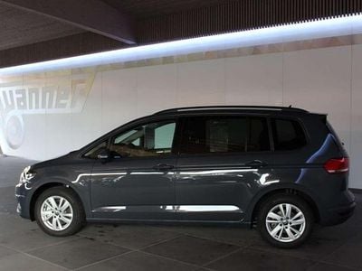 Gebraucht VW Touran Comfortline 150 PS (110 kW) 2024 Delfingraumetallic Van / Kleinbus