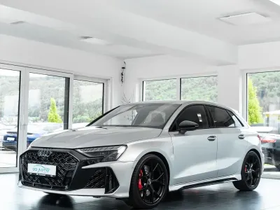 Gebraucht Audi RS3 Sport 400 PS (294 kW) 2025 Silber Limousine
