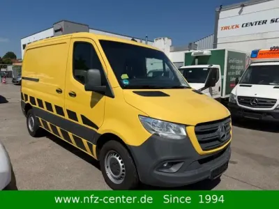 Gebraucht Mercedes Sprinter 163 PS (119 kW) 2020 Calcitgelb Van