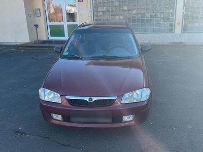 Gebraucht Mazda 323F 88 PS (64 kW) 2000 Rot Kleinwagen