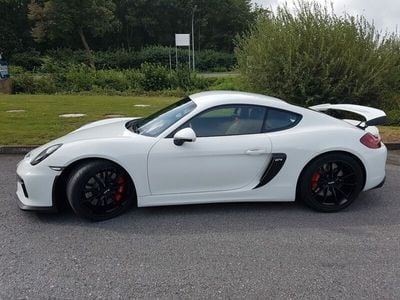 Porsche Cayman GT4