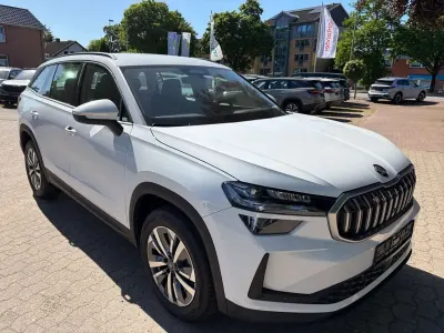 Neu Skoda Kodiaq Selection 150 PS (110 kW) 2025 Moon white metallic SUV