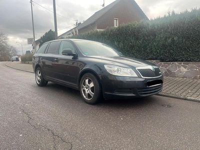Gebraucht Skoda Octavia 105 PS (77 kW) 2012 Schwarz Kombi
