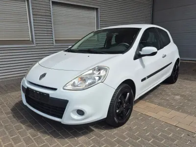 Gebraucht Renault Clio II Authentique 75 PS (55 kW) 2011 Weiß Limousine