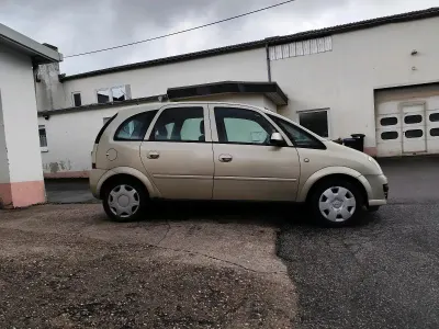 Usata Opel Meriva 90 CV (66 kW) 2007 Oro Monovolume