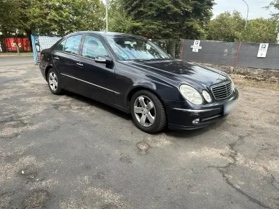 Gebraucht Mercedes E320 224 PS (164 kW) 2006 Blau Limousine