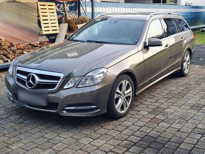 Gebraucht Mercedes E250 Avantgarde 204 PS (150 kW) 2012 Braun Kombi