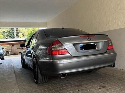 Mercedes E320