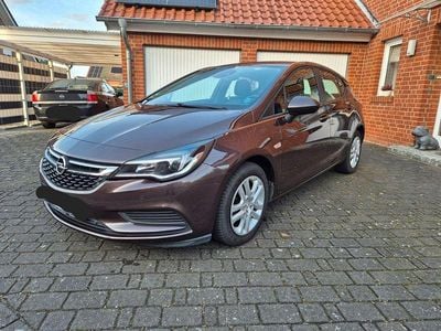 Second-hand Opel Astra Edition 125 CP (91 kW) 2016 Maro Berlinǎ