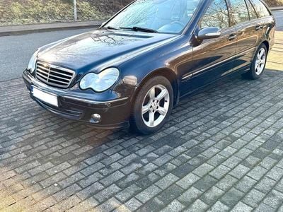 Gebraucht Mercedes C220 150 PS (110 kW) 2005 Blau Kombi