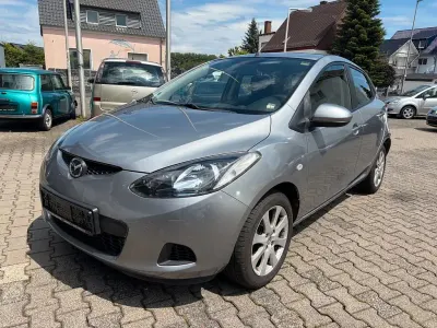 Gebraucht Mazda 2 Independence 86 PS (63 kW) 2009 Silber Kleinwagen