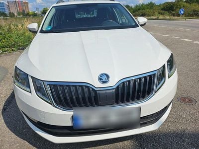 Gebraucht Skoda Octavia Ambition 150 PS (110 kW) 2020 Weiß Kombi