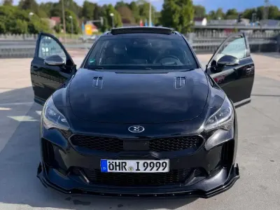 Gebraucht Kia Stinger GT 377 PS (277 kW) 2018 Schwarz Kleinwagen