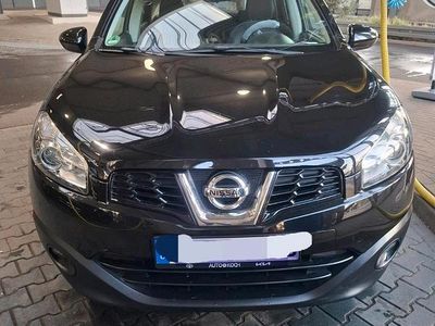 Schwarz Gebraucht 2014 Nissan Qashqai SUV | 8.350 €